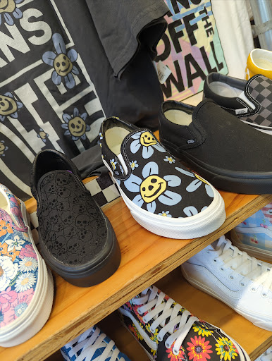 Shoe Store «Journeys», reviews and photos, 4125 S Cleveland Ave #140, Fort Myers, FL 33901, USA