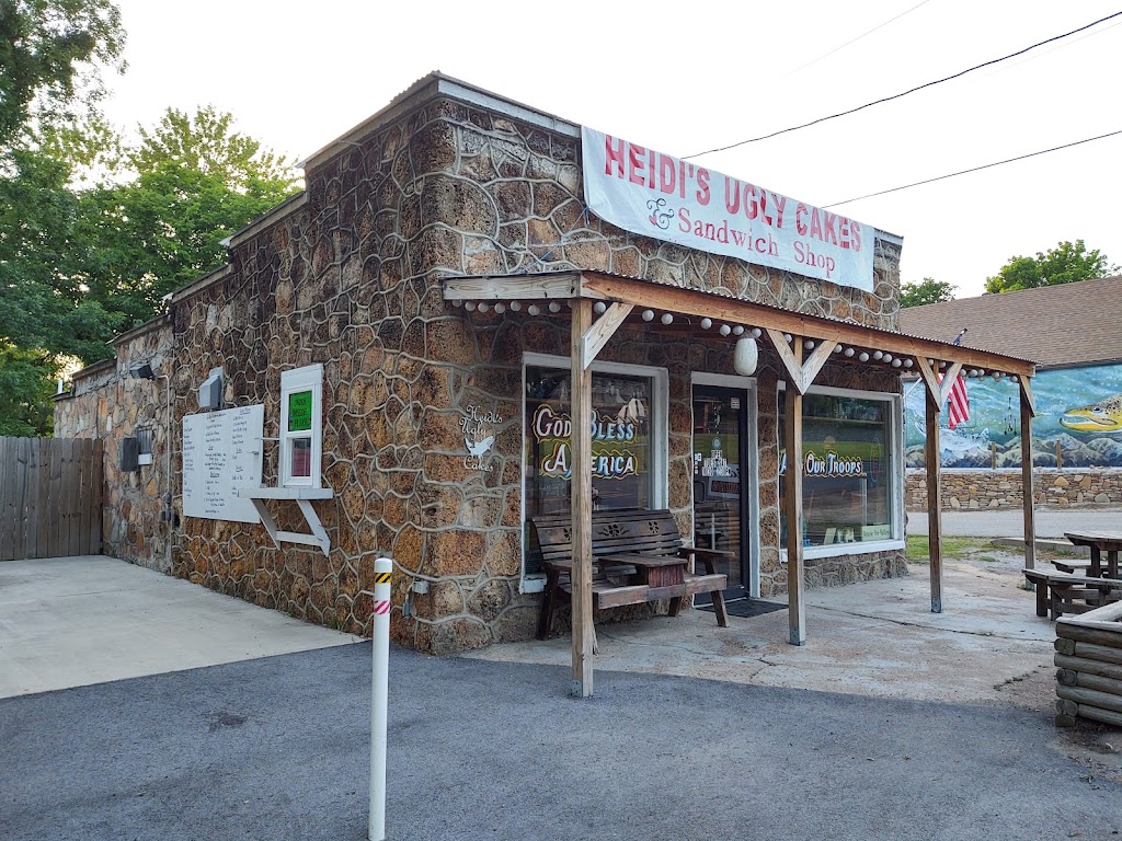 Heidi's Ugly Cakes and Sandwich Shop 72658