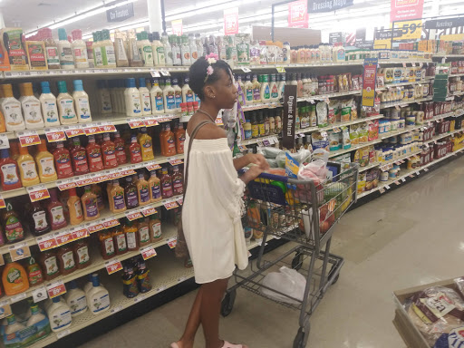 Grocery Store «Food Lion», reviews and photos, 350 N Cashua Dr, Florence, SC 29501, USA