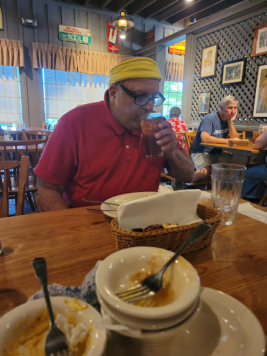 American Restaurant «Cracker Barrel Old Country Store», reviews and photos, 4210 Marlane Dr, Grove City, OH 43123, USA