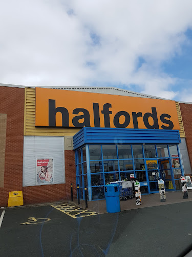 Comments and reviews of Halfords - Sheldon (Birmingham)