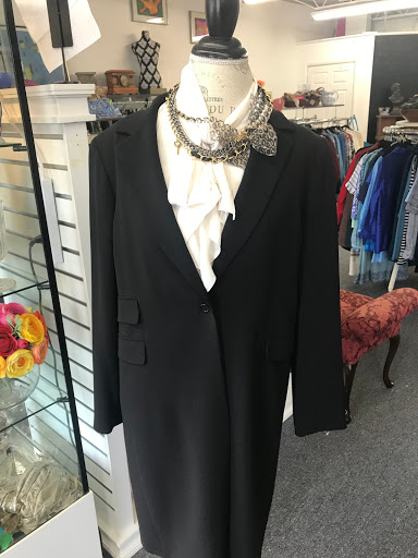 Consignment Shop «Reflections Resale Boutique», reviews and photos, 1505 N Leroy St, Fenton, MI 48430, USA