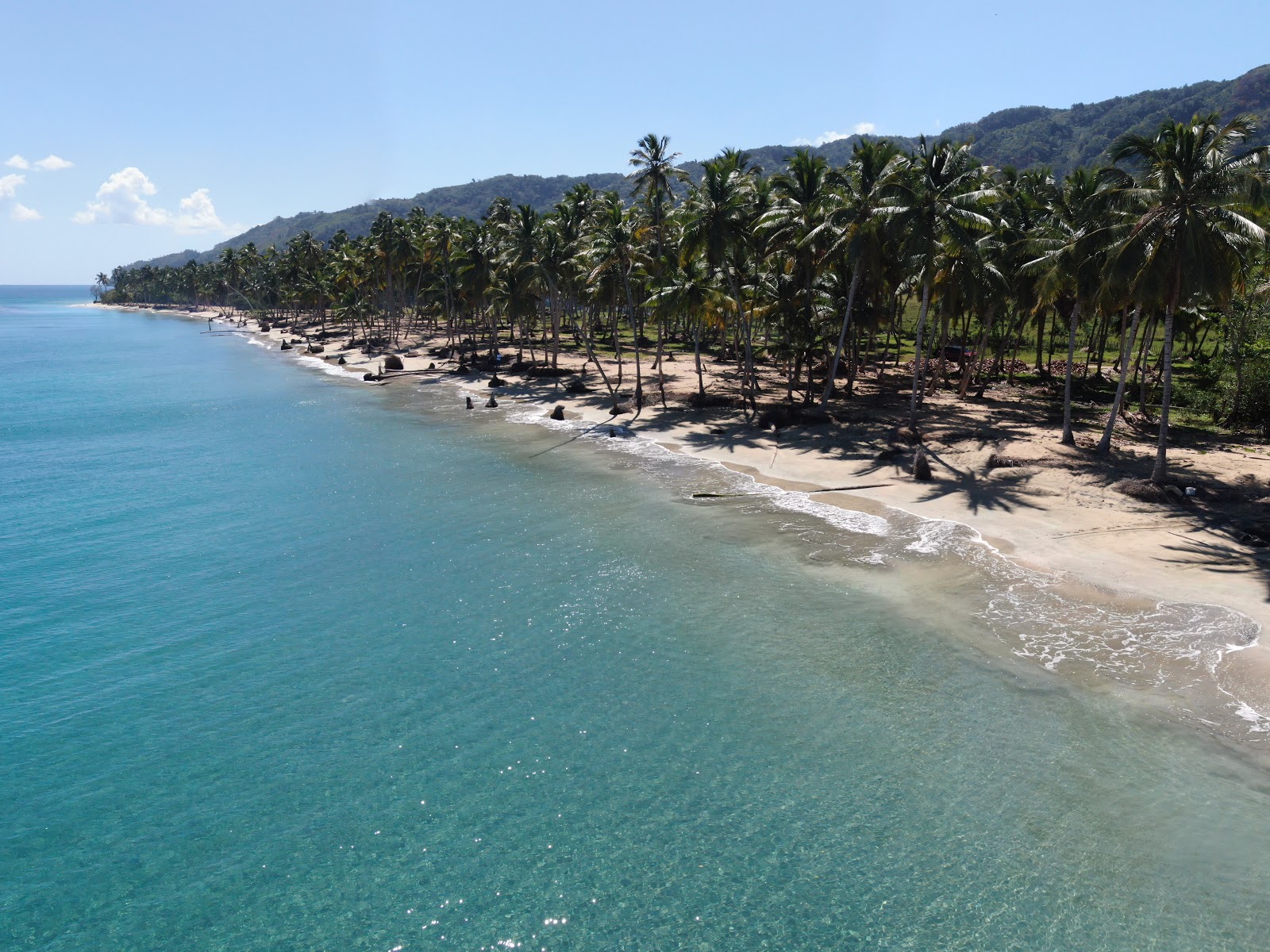 Playa Las Majaguas'in fotoğrafı parlak ince kum yüzey ile