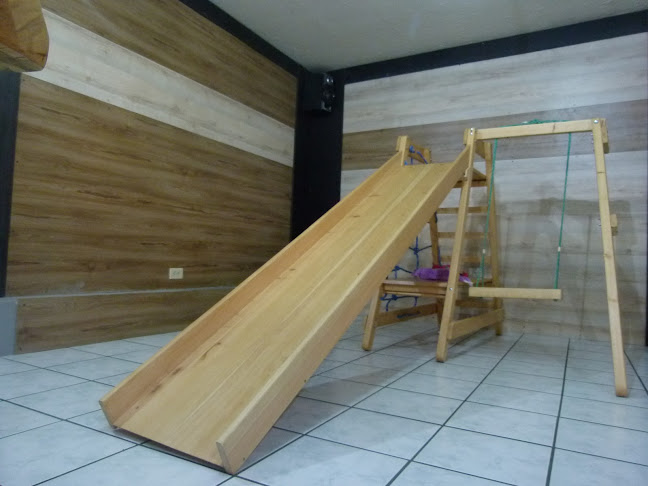 Opiniones de Muebles Design en Quito - Carpintería