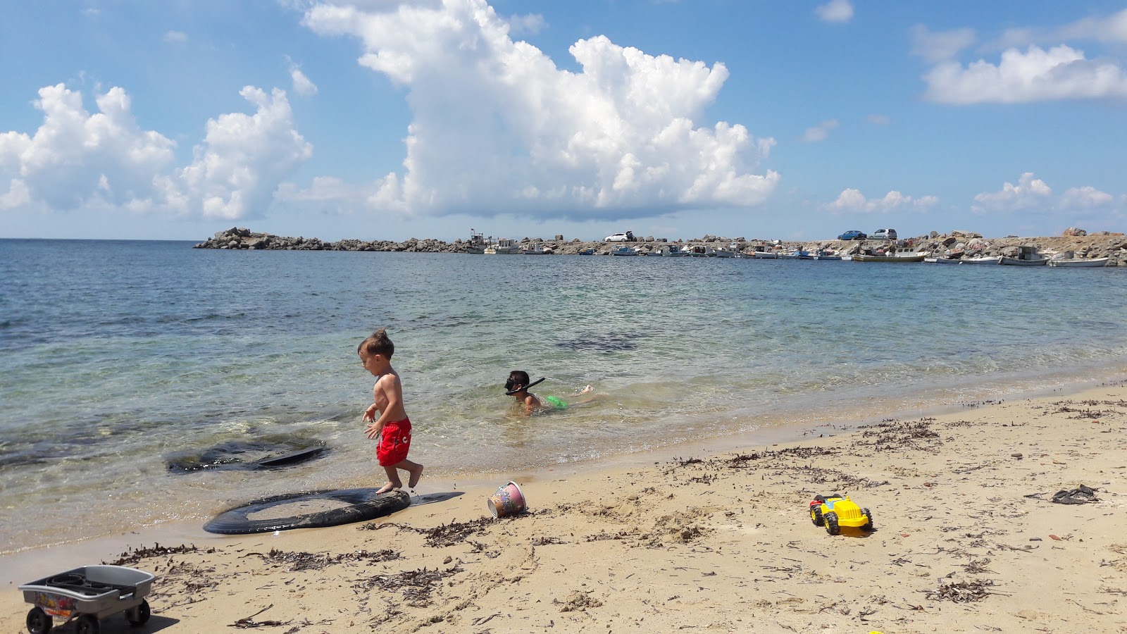 Foto von Eyvah eyvah mit türkisfarbenes wasser Oberfläche