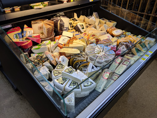 Hamburger Restaurant «Mountain Fresh Grocery Inc», reviews and photos, 521 Main St, Highlands, NC 28741, USA