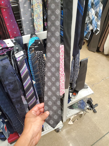 Discount Store «Discount Fashion Warehouse Dublin», reviews and photos, 6599 Dublin Center Dr, Dublin, OH 43017, USA