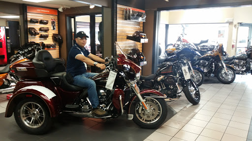 Harley-Davidson Dealer «Mancuso Harley-Davidson Central», reviews and photos, 535 N Loop W Fwy, Houston, TX 77018, USA