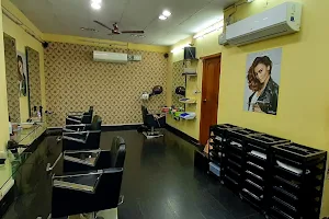 W The Hair Studio And Beauty image
