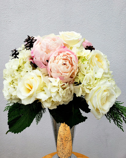 Florist «Point Loma Village Florist», reviews and photos, 3020 Cañon St, San Diego, CA 92106, USA