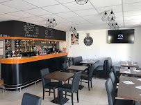 Atmosphère du Restaurant portugais Bar/Restaurant Chez Elisa à Essarts-en-Bocage - n°6