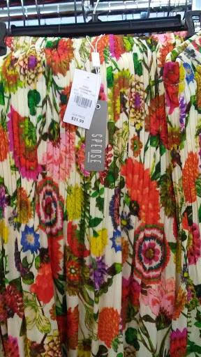 Clothing Store «K&G Fashion Superstore», reviews and photos, 8655 Pulaski Hwy, Rosedale, MD 21237, USA