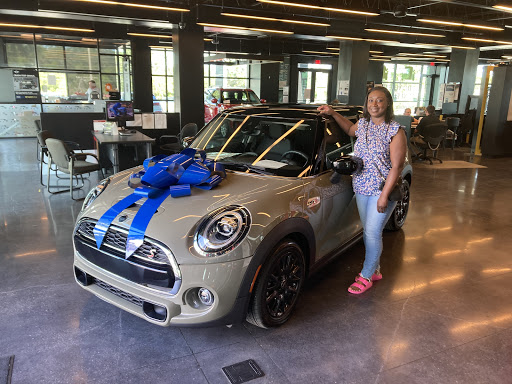 Car Dealer «Ferman MINI of Tampa Bay», reviews and photos, 31320 US-19, Palm Harbor, FL 34684, USA