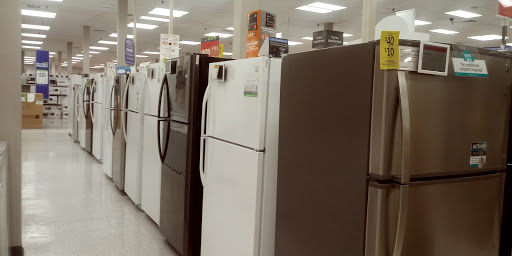 Shopping Mall «The Mall at Whitney Field», reviews and photos, 100 Commercial Rd, Leominster, MA 01453, USA