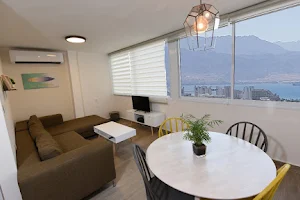 Oren's Place Holiday Apartments image