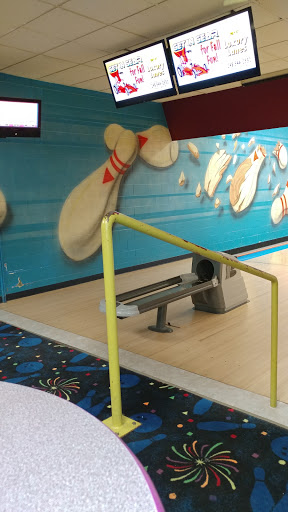 Bowling Alley «Luxury Lanes & Lounge Inc», reviews and photos, 600 E 9 Mile Rd, Ferndale, MI 48220, USA