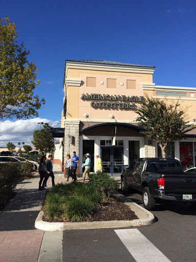 Clothing Store «American Eagle Outfitters», reviews and photos, 555 N Alafaya Trail, Orlando, FL 32828, USA