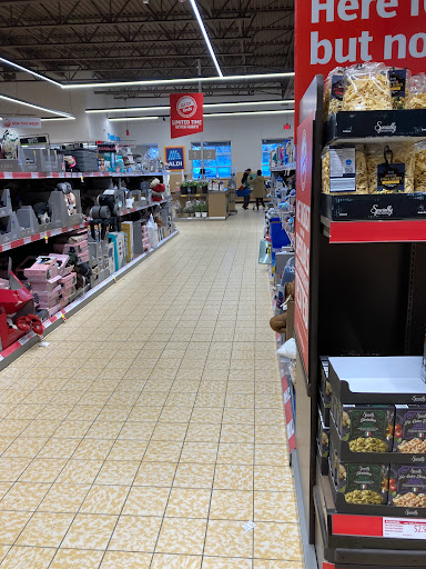 Supermarket «ALDI», reviews and photos, 12120 W Burleigh St, Wauwatosa, WI 53222, USA