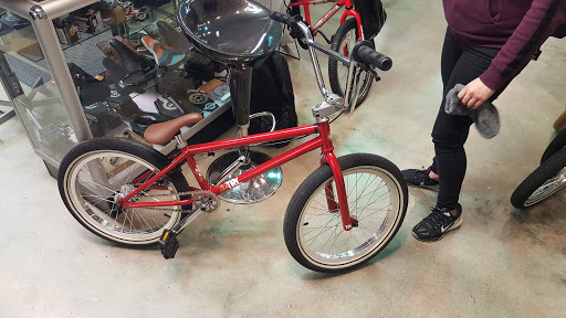 Shoe Store «PRO BIKE+RUN Robinson», reviews and photos, 3100 Robinson Ln, Pittsburgh, PA 15205, USA