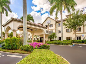 Hawthorn Suites by Wyndham Naples