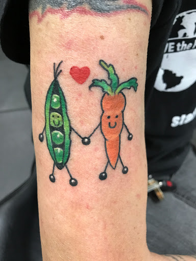 Tattoo Shop «Fox Tattoo Parlor & Gallery», reviews and photos, 3045-B SE 3rd Ave, Ocala, FL 34471, USA