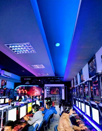 SEVEN LAN CENTER