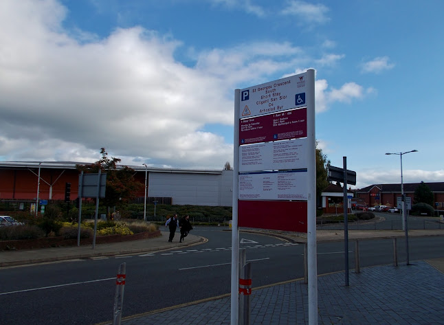 Reviews of St George's Crescent South Car Park in Wrexham - Parking garage