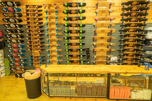 Surf Shop «Kona Surf Co. Bike & Board House», reviews and photos, 160 W Rio Grande Ave, Wildwood, NJ 08260, USA