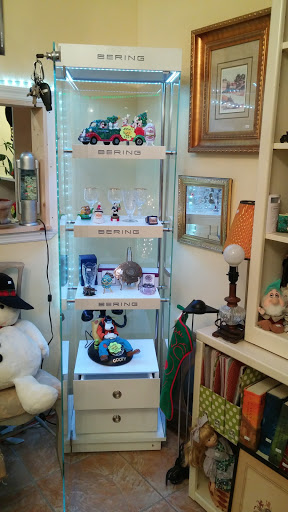 Thrift Store «Thrifty Nickel Tampa Thrift Store Re-Sale», reviews and photos, 7706 W Hillsborough Ave, Tampa, FL 33615, USA