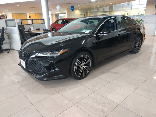 Car Dealer «Toyota of Braintree», reviews and photos, 210 Union St, Braintree, MA 02184, USA