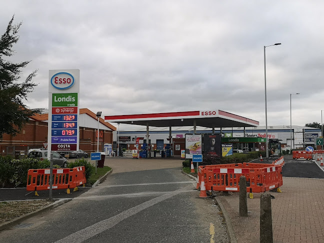 Reviews of Esso Petrol Station in Hull - Gas station