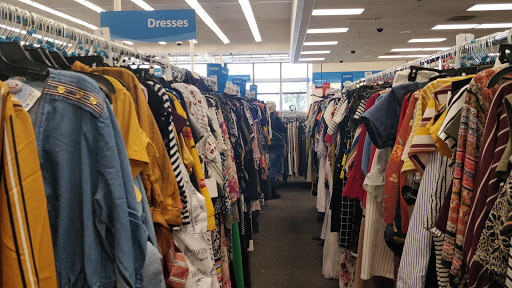 Clothing Store «Ross Dress for Less», reviews and photos, 640 Concar Dr, San Mateo, CA 94402, USA