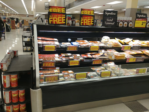 Grocery Store «Jewel-Osco», reviews and photos, 119 S Randall Rd, Batavia, IL 60510, USA