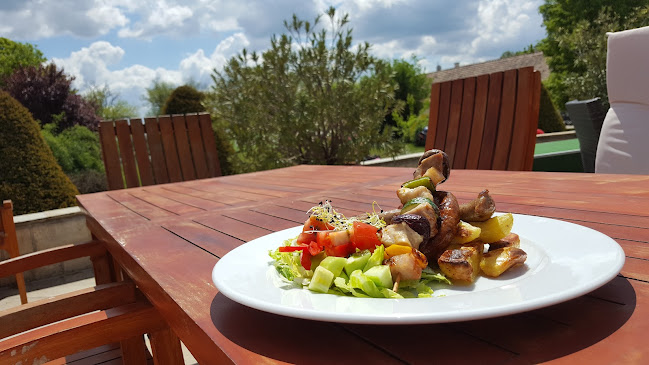 Nyitvatartás: Porticus Étterem Porticus Restaurant