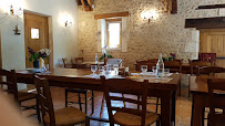 Atmosphère du Restaurant Ferme auberge de la colline gourmande à La Douze - n°13