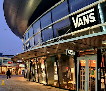 VANS Outlet Wolfsburg An d. Vorburg 1, 38440 Wolfsburg, Deutschland