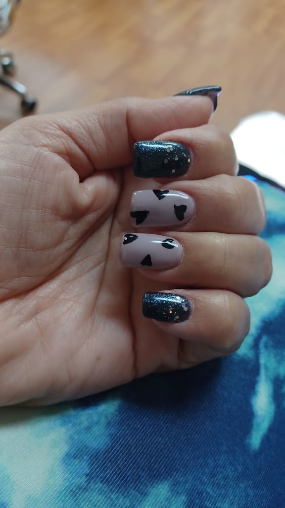 Chez Bella Nails & Spa 01752