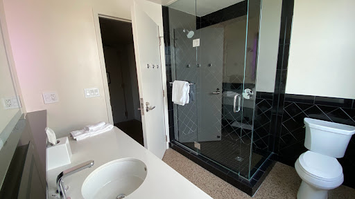 Hotel «21c Museum Hotel Durham», reviews and photos, 111 Corcoran St, Durham, NC 27701, USA