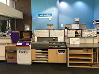 FedEx Office Print & Ship Center - Photo 9 - Car repair in Beverly Hills, CA, Los Angeles