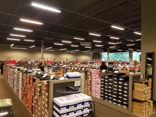 Shoe Store «DSW Designer Shoe Warehouse», reviews and photos, 1 Worcester Rd, Framingham, MA 01701, USA