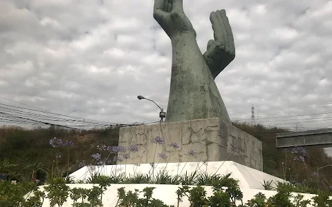 Monumento A La Paz image