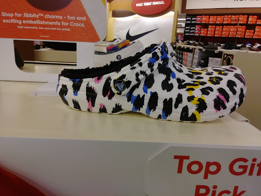 Shoe Store «Famous Footwear», reviews and photos, 420 N Hwy 67, Cedar Hill, TX 75104, USA