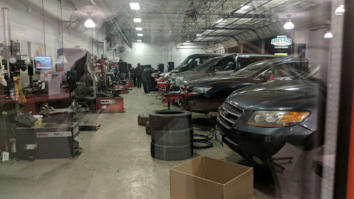 Tire Shop «Discount Tire», reviews and photos, 5505 South La Grange Road, Countryside, IL 60525, USA