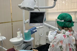 Sukses Dental Care - drg. Dian Misbahi image