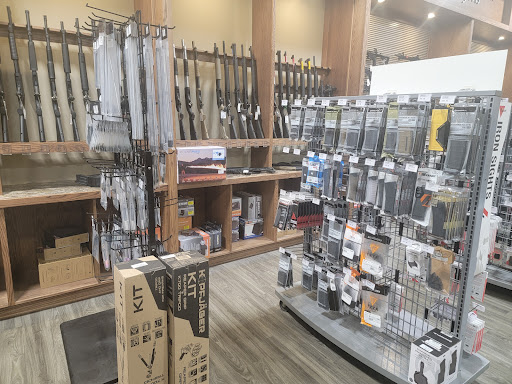 Gun Shop «Second Amendment Sports», reviews and photos, 3705 W Elm St, McHenry, IL 60050, USA