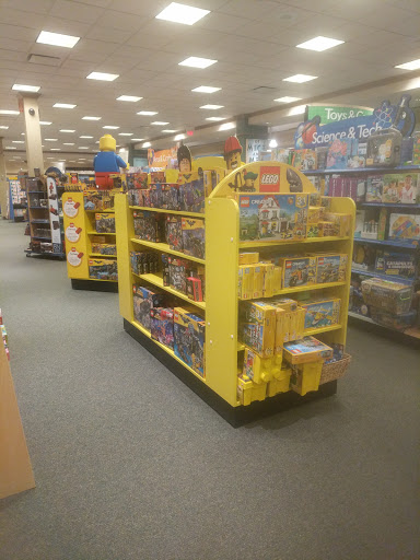 Book Store «Barnes & Noble», reviews and photos, 4935 S 76th St, Greenfield, WI 53220, USA