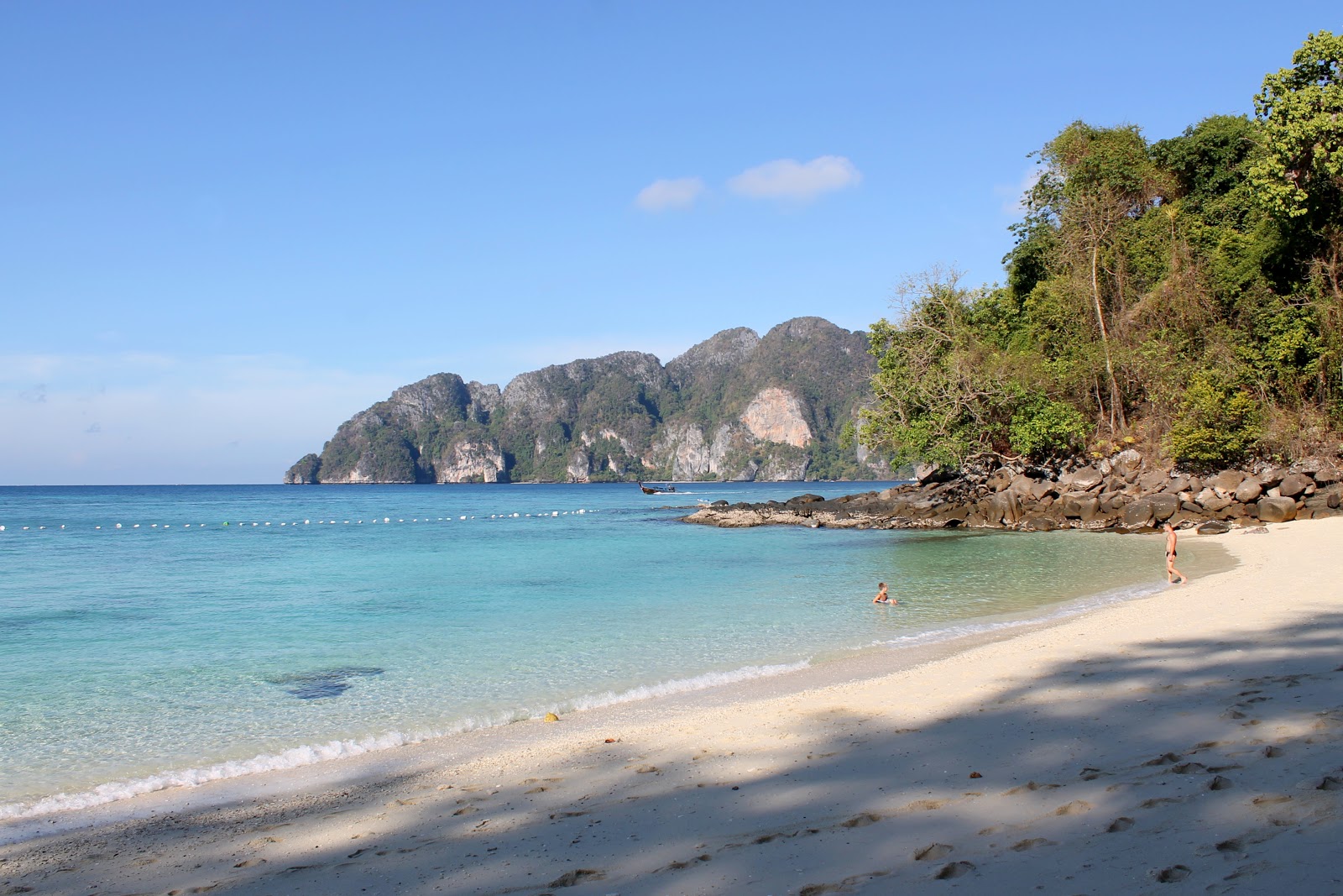 Fotografie cu Plaja Phi Phi Long - locul popular printre cunoscătorii de relaxare