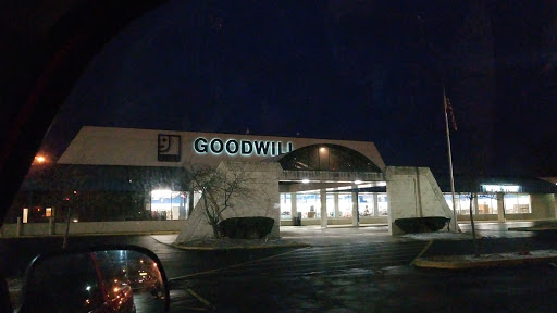 Thrift Store «Goodwill», reviews and photos, 570 E Waterloo Rd, Akron, OH 44319, USA