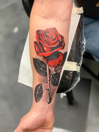 Explore ideas de tattoo para mujer, creative tattoo ideas in Tallmadge, available at Killjoy tattoo