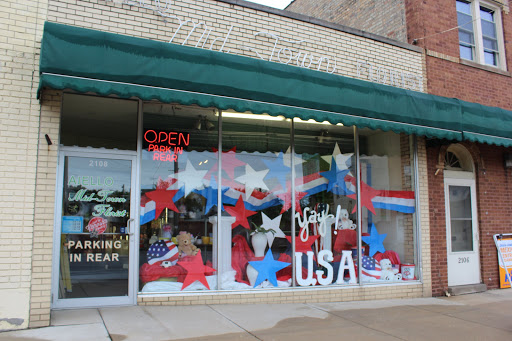 Aiello Mid-Town Florist, 2108 52nd St, Kenosha, WI 53140, USA, 